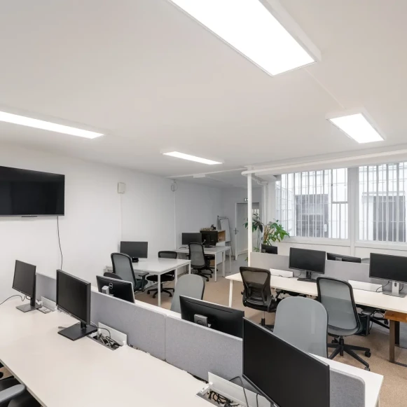 Bureau privé 75 m² 14 postes Location bureau Rue Saint-Fiacre Paris 75002 - photo 9