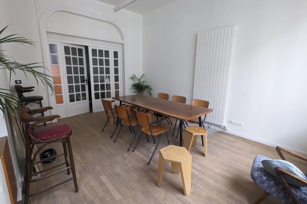 Open Space - 75020 - 5 postes - 350€