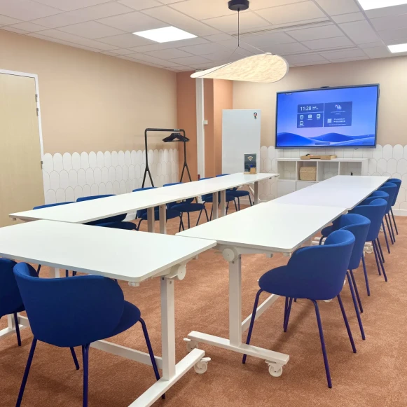 Espace indépendant 84 m² 24 postes Location bureau Terrasse Boieldieu Puteaux 92800 - photo 1