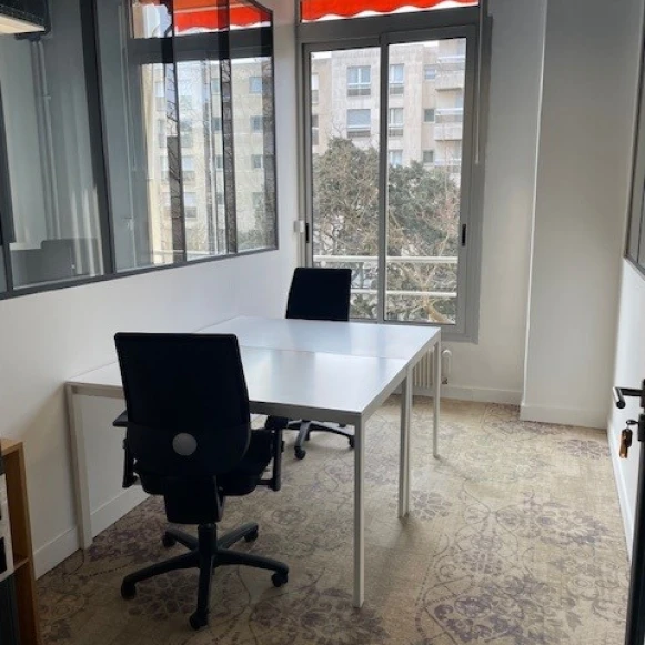 Bureau privé 9 m² 2 postes Coworking Boulevard Exelmans Paris 75016 - photo 1