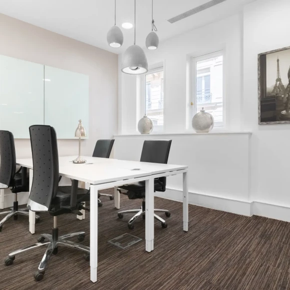 Bureau privé 160 m² 42 postes Coworking Rue du Faubourg Saint-Honoré Paris 75008 - photo 9