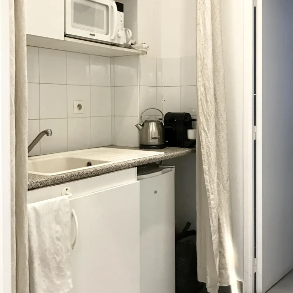 Open Space  2 postes Location bureau Rue de Dunkerque Paris 75009 - photo 4