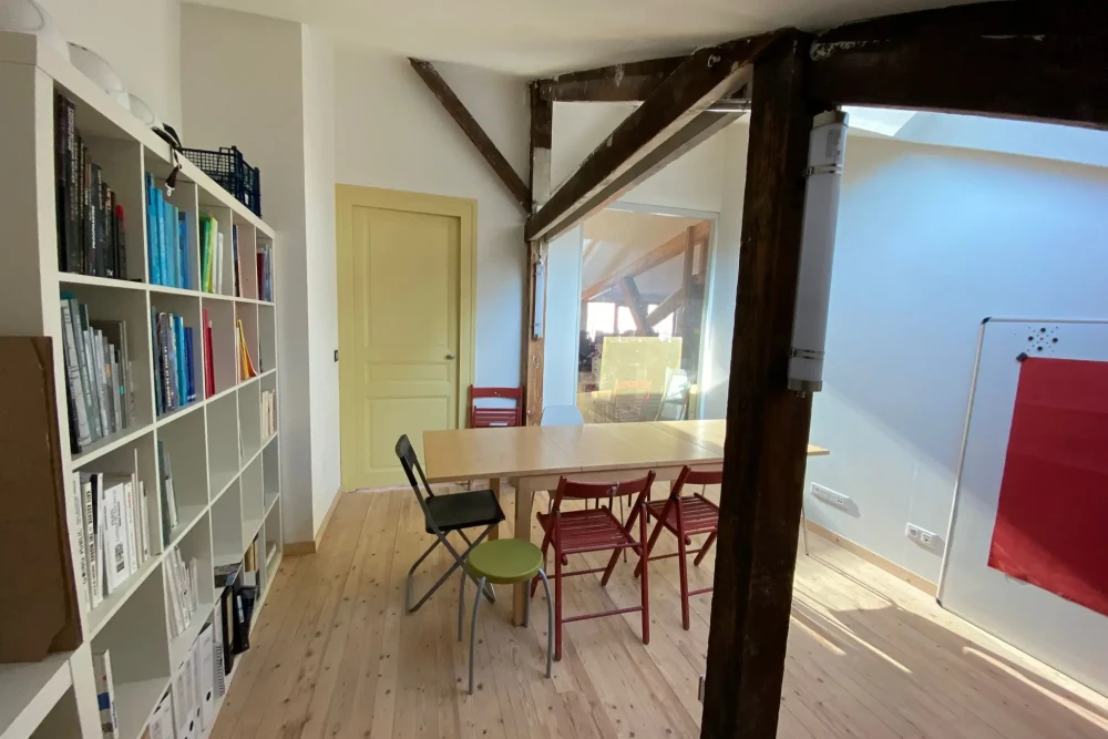 Open Space - 75020 - 5 postes - 350€