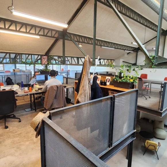 Bureau privé 23 m² 6 postes Location bureau Rue Parmentier Oullins-Pierre-Bénite 69600 - photo 3