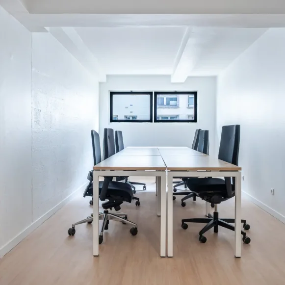 Bureau privé 20 m² 6 postes Coworking Avenue du Général Michel Bizot Paris 75012 - photo 1