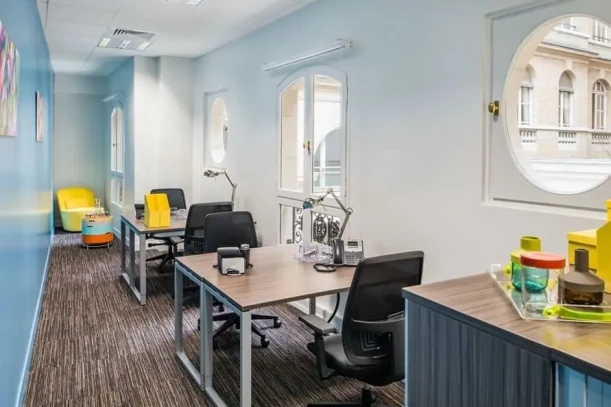 Bureau privé - 75008 - 5 postes - 4128€