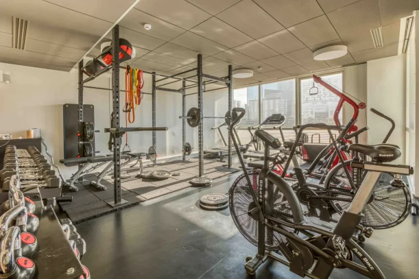 Open Space - 92800 - 10 postes - 4275€