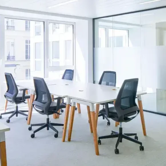 Bureau privé 23 m² 4 postes Coworking Rue Washington Paris 75008 - photo 1