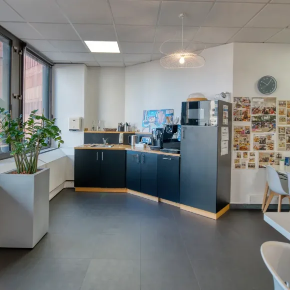 Bureau privé 10 m² 1 poste Coworking Allées Jean Jaurès Toulouse 31000 - photo 4