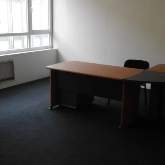 Bureau privé 60 m² 12 postes Coworking Avenue de Verdun Trilport 77470 - photo 4