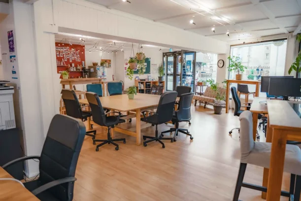 Open Space - 35000 - 10 postes - 195€