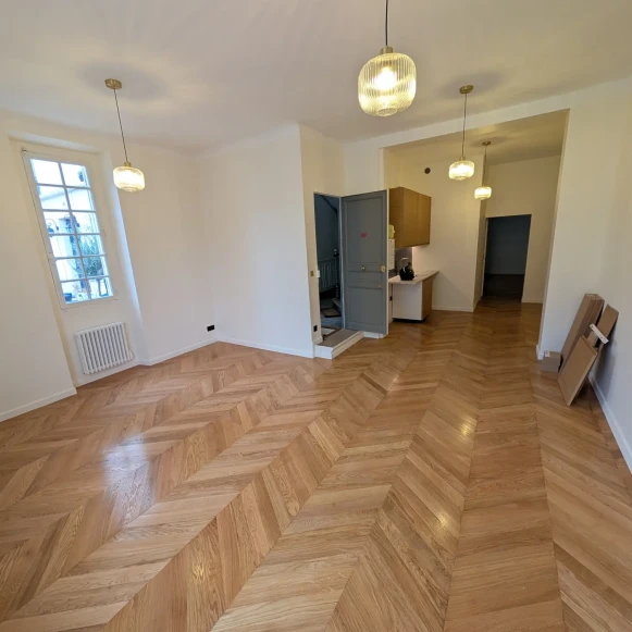 Espace indépendant 62 m² 10 postes Location bureau Rue de Rome Paris 75017 - photo 2