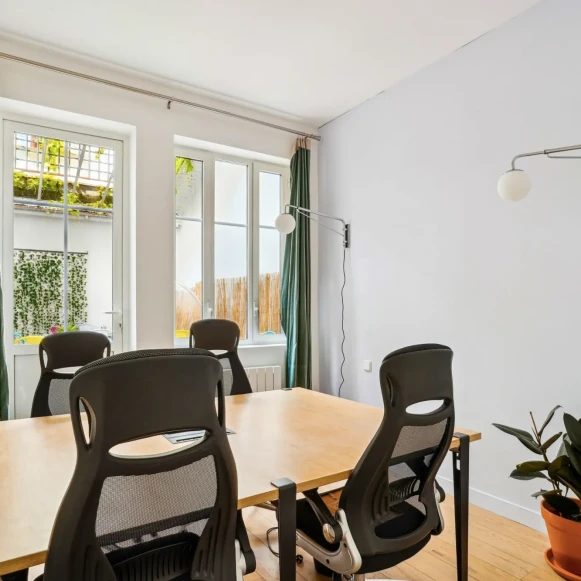 Espace indépendant 252 m² 34 postes Location bureau Rue du Faubourg du Temple Paris 75010 - photo 1