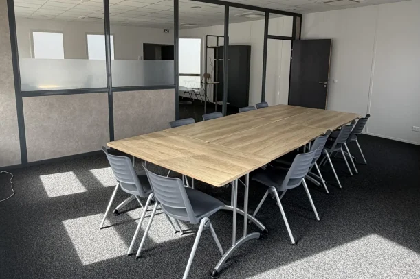 Bureau privé - 69570 - 10 postes - 3000€