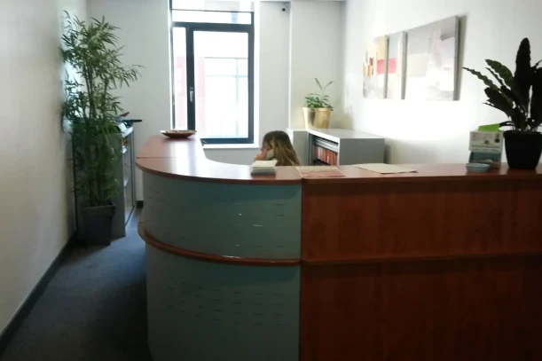 Bureau privé - 69570 - 2 postes - 620€