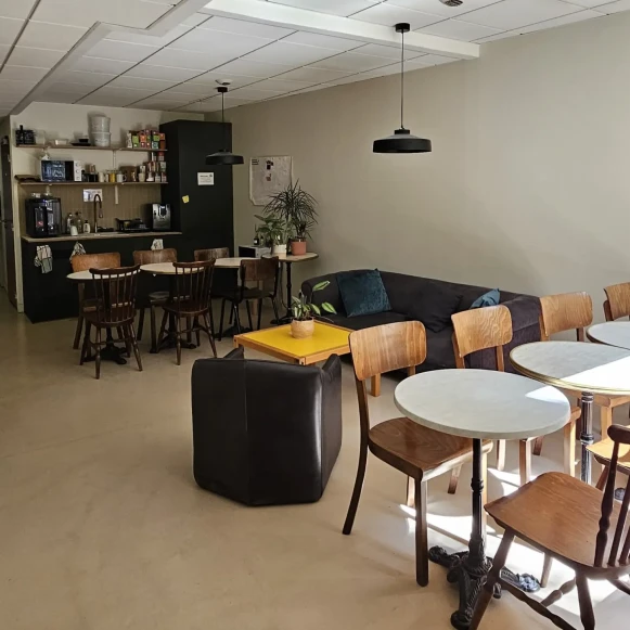 Bureau privé 20 m² 6 postes Location bureau Avenue Daumesnil Paris 75012 - photo 8