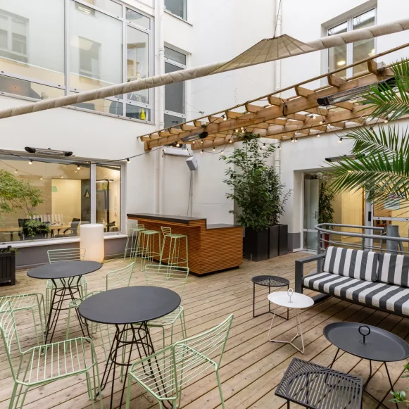 Bureau privé 14 m² 3 postes Coworking Rue du Helder Paris 75009 - photo 1