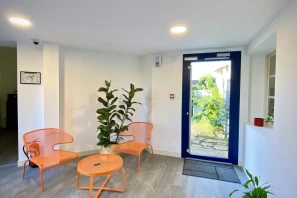 Open Space - 21700 - 8 postes - 263€