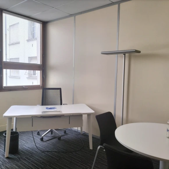 Bureau privé 13 m² 1 poste Coworking Rue du Guesclin Nantes 44000 - photo 1