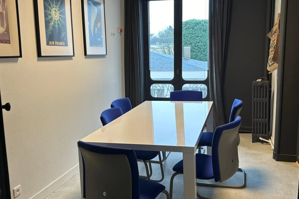 Bureau privé - 49000 - 4 postes - 1400€