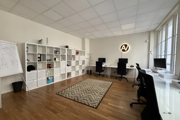 Bureau privé - 75010 - 6 postes - 3000€