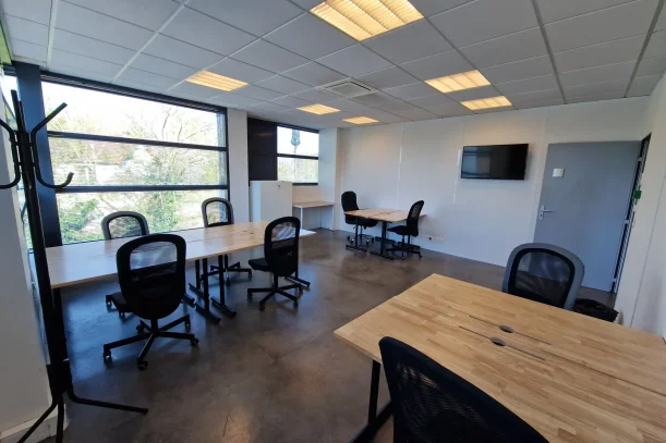 Bureau privé - 78180 - 6 postes - 1090€