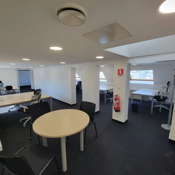 Espace indépendant 130 m² 20 postes Coworking Rue Cambon Paris 75001 - photo 3