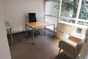 Bureau privé - 75017 - 3 postes - 1270€