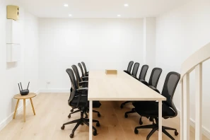 Espace indépendant - 75011 - 7 postes - 3000€