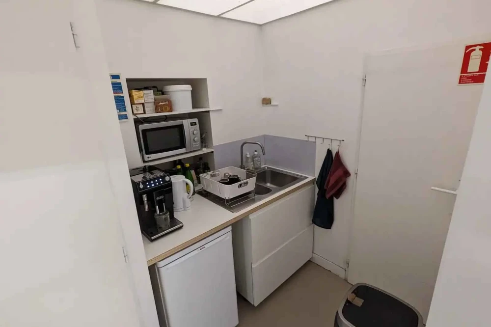 Open Space - 69001 - 5 postes - 385€
