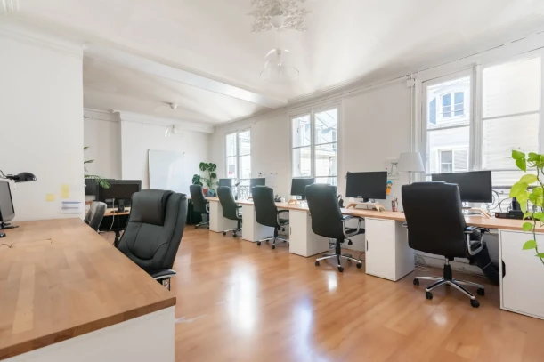 Espace indépendant - 75009 - 13 postes - 4200€