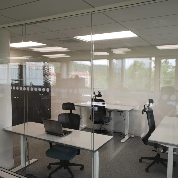 Open Space  10 postes Coworking Avenue Barthélémy Buyer Lyon 69009 - photo 2