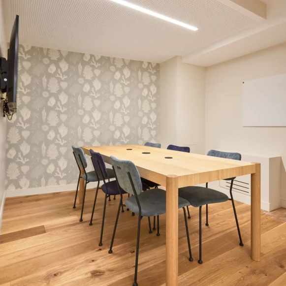 Bureau privé 18 m² 6 postes Location bureau Avenue Charles de Gaulle Neuilly-sur-Seine 92200 - photo 2