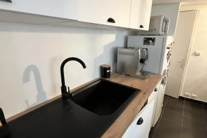 Espace indépendant - 75010 - 14 postes - 5000€