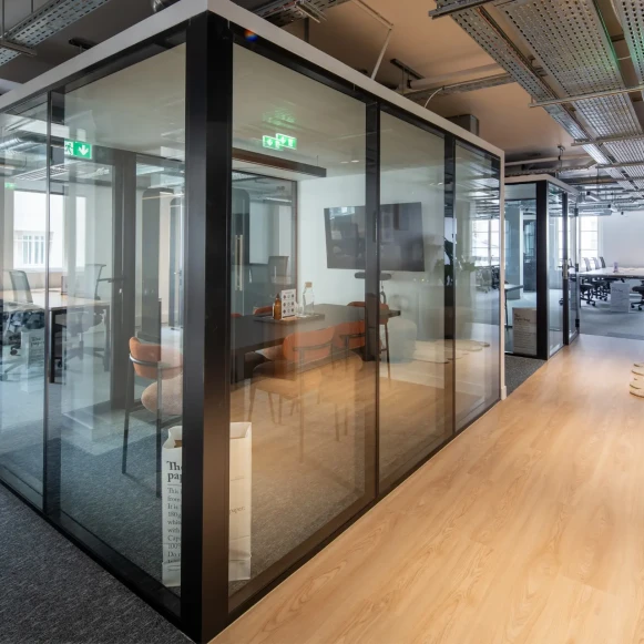 Bureau privé 302 m² 56 postes Location bureau Rue Lucien Sampaix Paris 75010 - photo 5