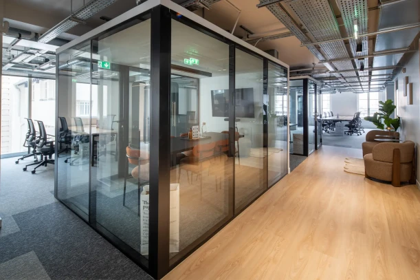 Bureau privé - 75010 - 60 postes - 39000€