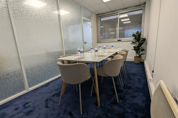 Bureau privé - 69009 - 8 postes - 399€