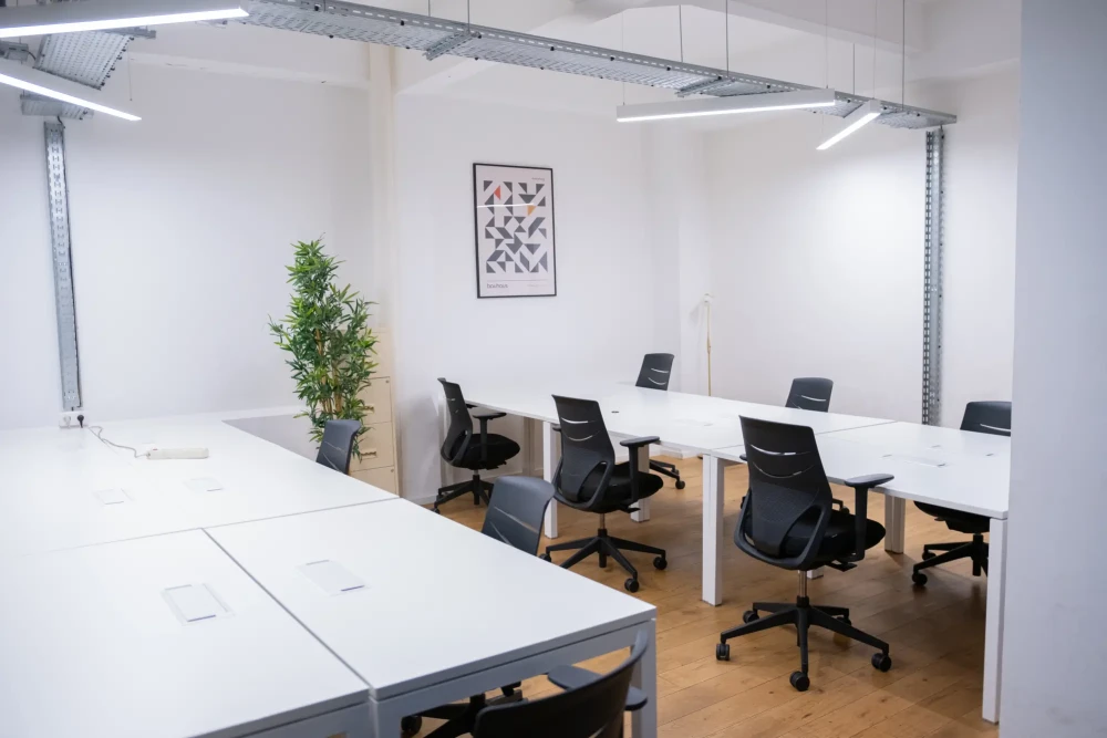 Espace indépendant - 75010 - 80 postes - 36000€