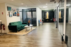 Bureau privé - 92600 - 3 postes - 600€