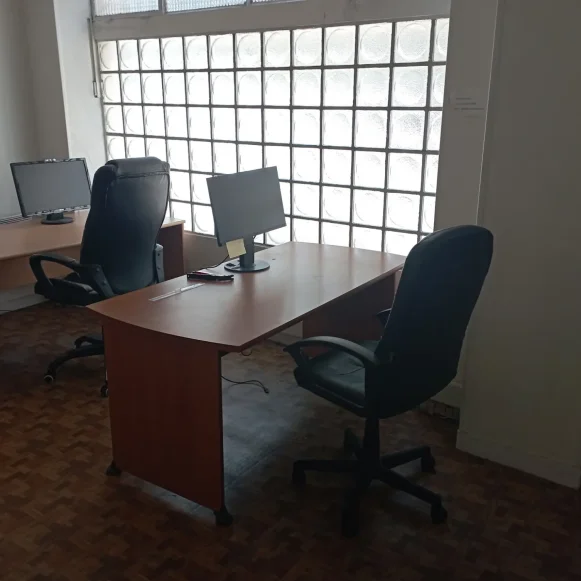 Bureau privé 25 m² 2 postes Location bureau Rue Bargue Paris 75015 - photo 1