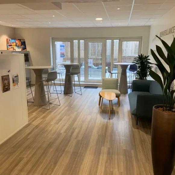 Bureau privé 14 m² 3 postes Coworking Place Rihour Lille 59000 - photo 4