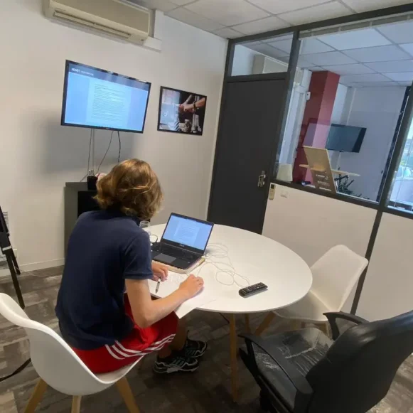 Espace indépendant 200 m² 30 postes Coworking Port Saint-Étienne Toulouse 31000 - photo 2