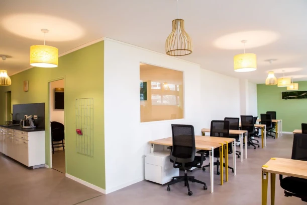 Open Space - 75013 - 9 postes - 199€