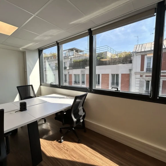 Bureau privé 65 m² 10 postes Coworking Boulevard Gouvion-Saint-Cyr Paris 75017 - photo 2