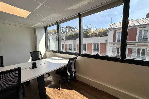 Bureau privé - 75017 - 4 postes - 2500€