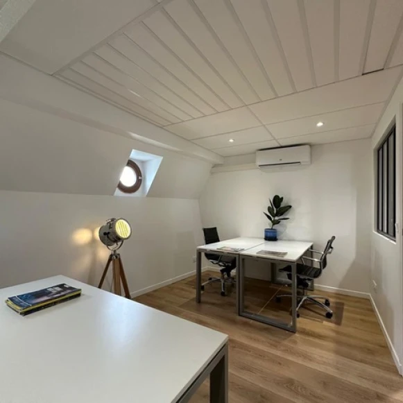 Bureau privé 24 m² 5 postes Location bureau Quai Aulagnier Asnières-sur-Seine 92600 - photo 3
