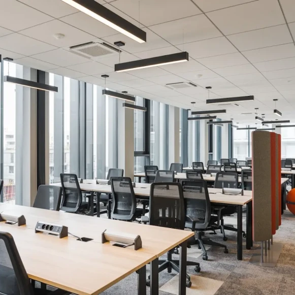 Espace indépendant 252 m² 54 postes Location bureau Avenue Raymonde Chauvet Nantes 44300 - photo 1