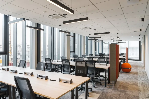 Espace indépendant - 44300 - 54 postes - 13230€