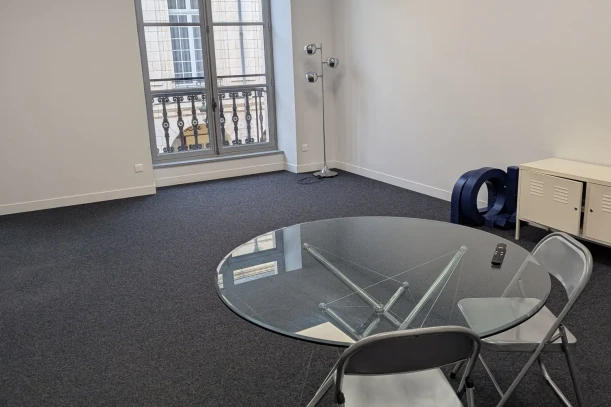 Bureau privé - 45000 - 10 postes - 700€