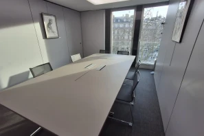 Bureau privé - 75008 - 3 postes - 1900€